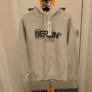 NWT Urban Outfitters Berlin 2009 Light Gray Hoodie
